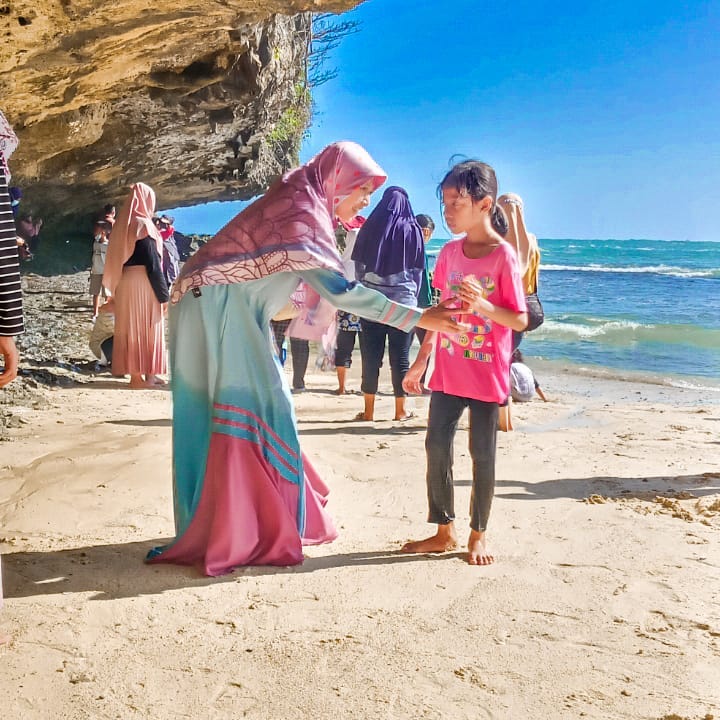 Foto Tempat Wisata Pantai Sadeng Foto Tempat Wisata Pantai Sadeng